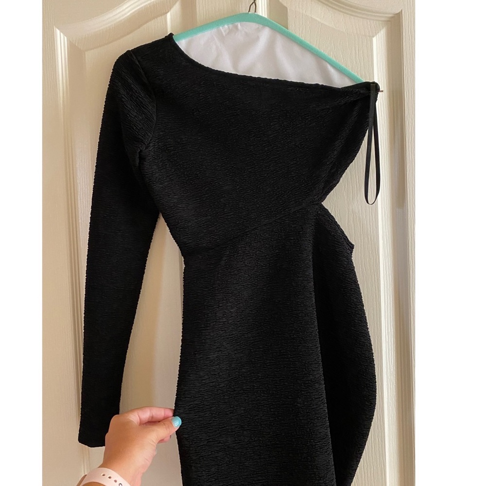 BCBGeneration Off the Shoulder cut out LBD Size XS